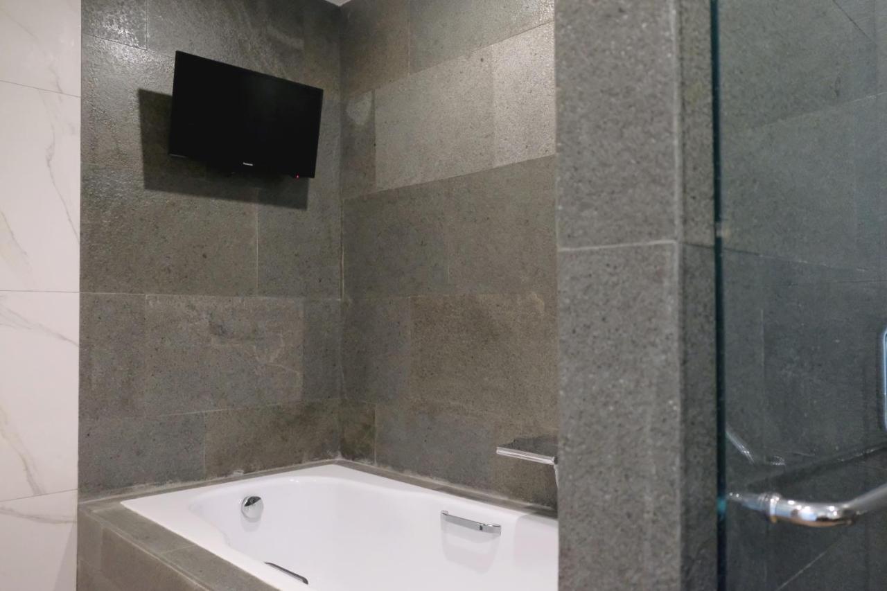 Hotel Santika Premiere Ambon Luaran gambar